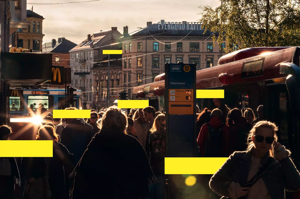 Hektisk med mange mennesker i Oslo sentrum